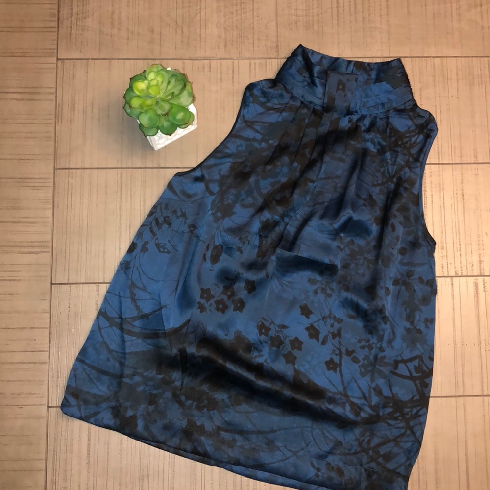 💙 BLUE 100% SILK SLEEVELESS TOP SZ MEDIUM 💙